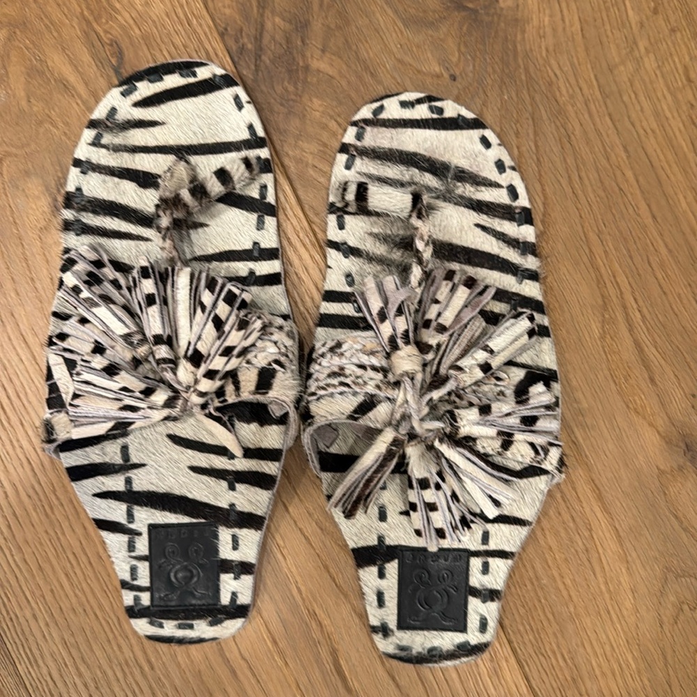 Figue sandal size 10 zebra Hyde
